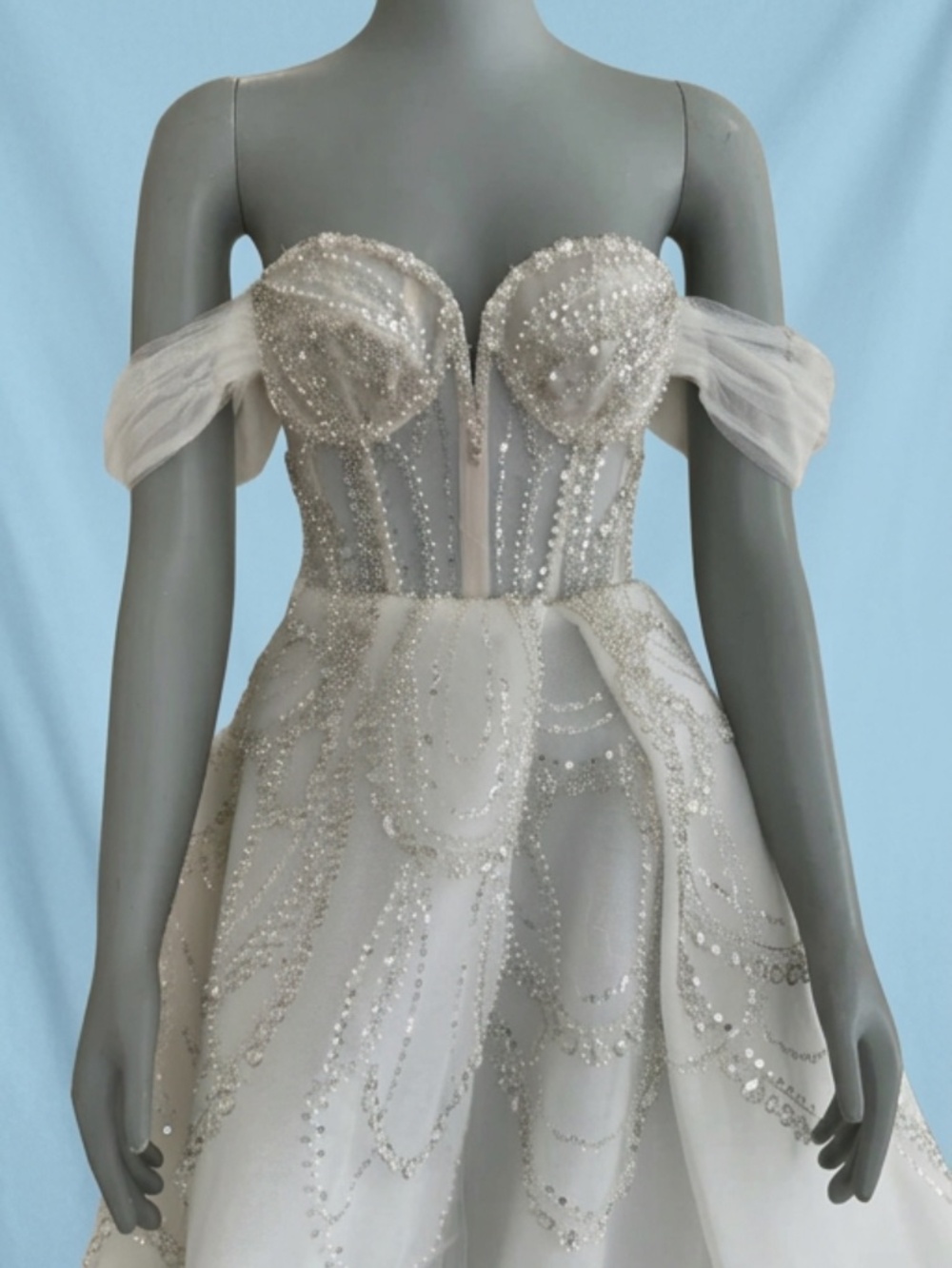 Pallas Couture, Custom